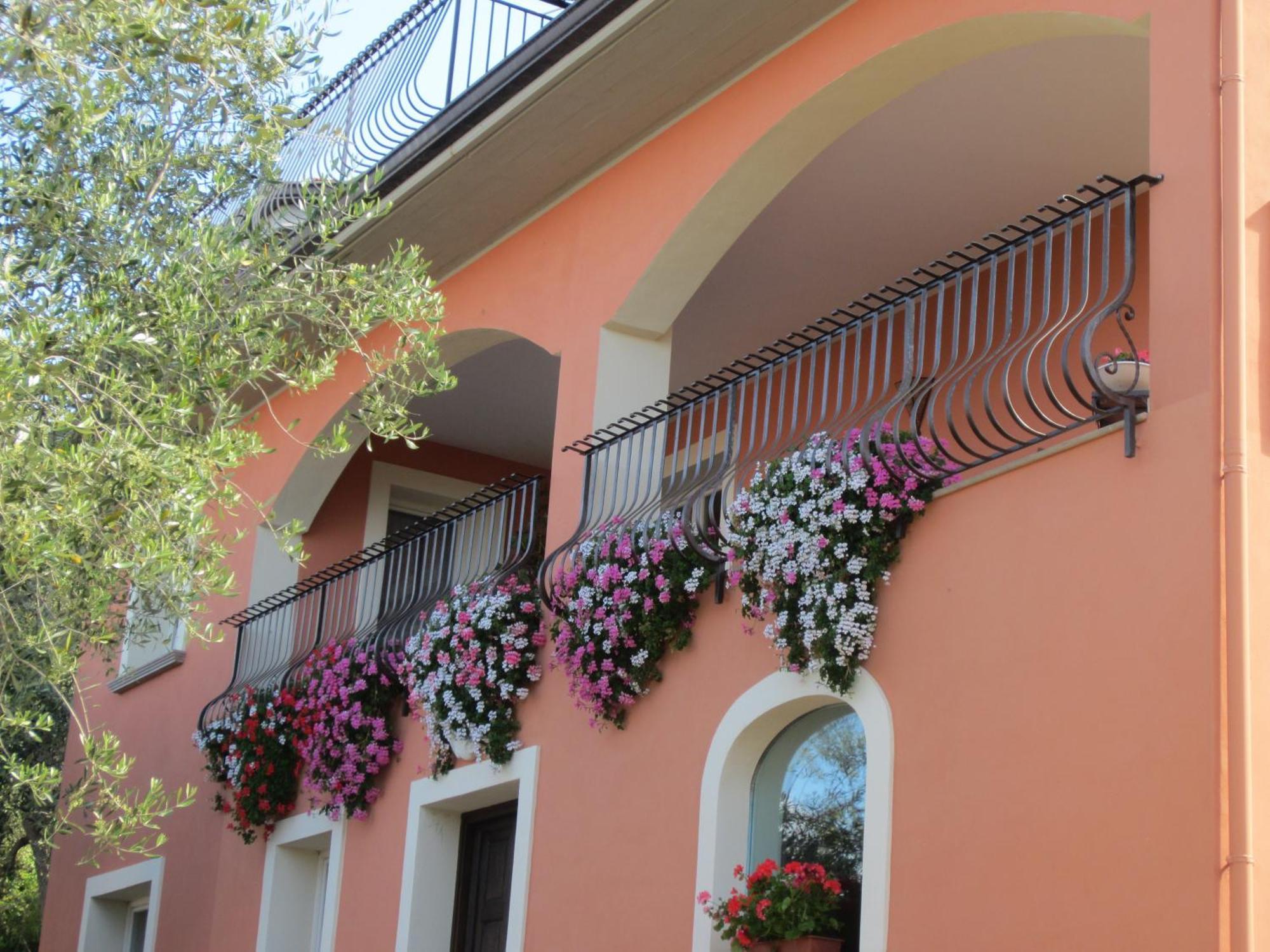 Aparthotel Santa Sofia 2*